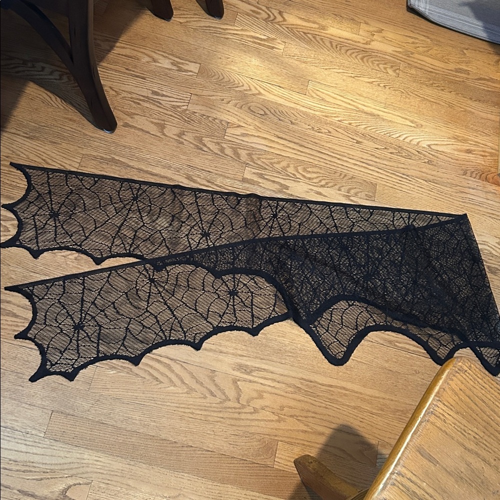 Spiderweb Mantle Decor